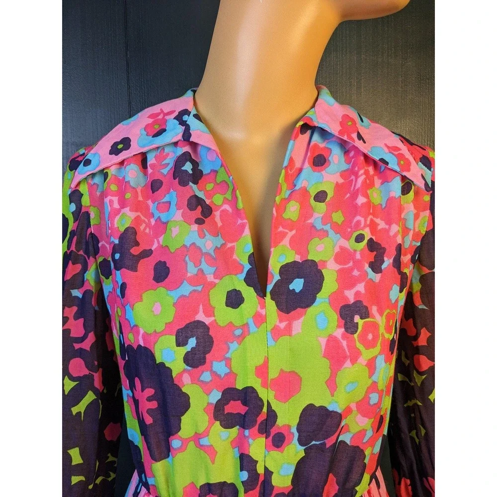 N/A vibrant floral